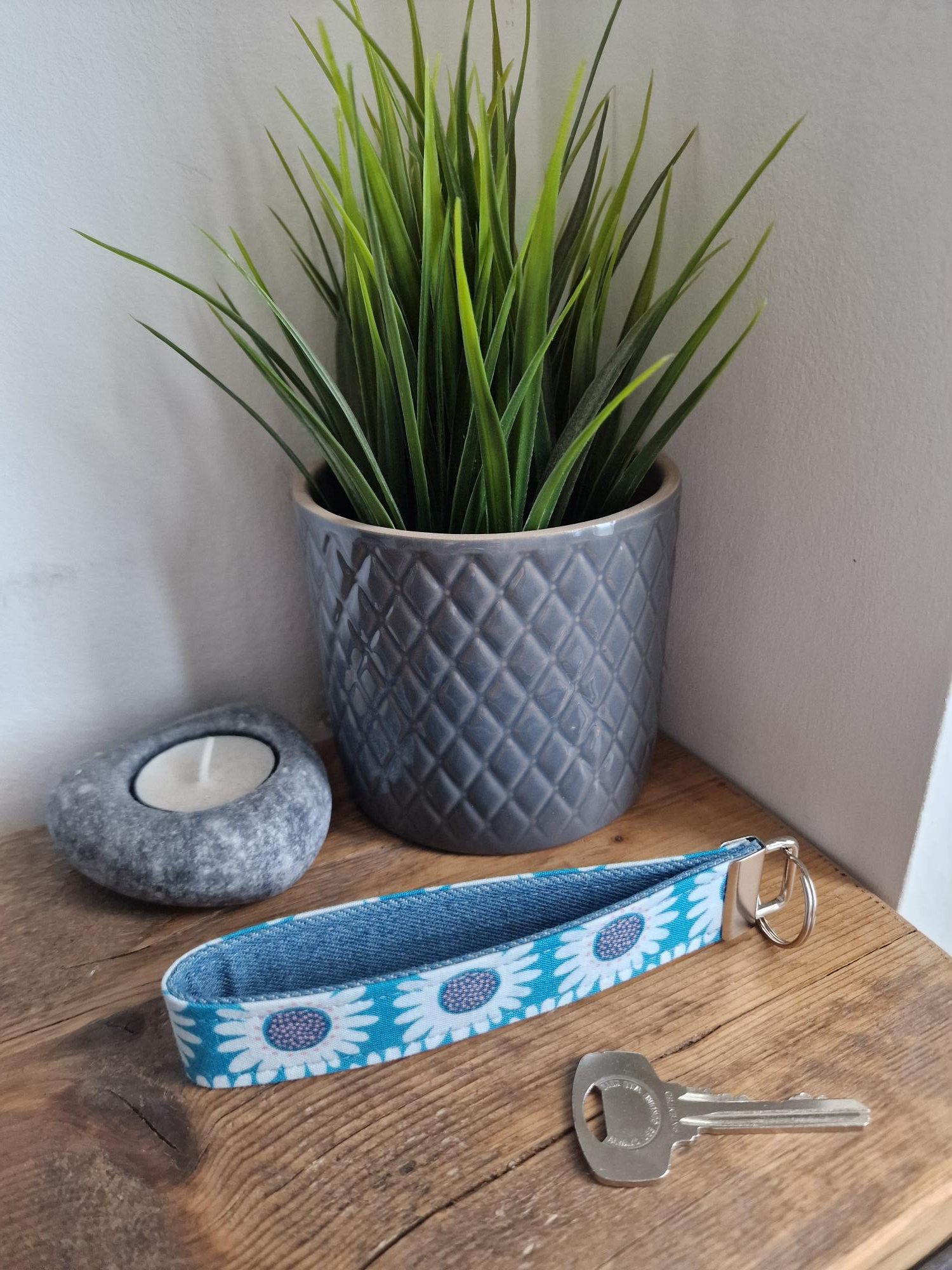 Handmade Daisy Print and Denim Wristlet / Keyring