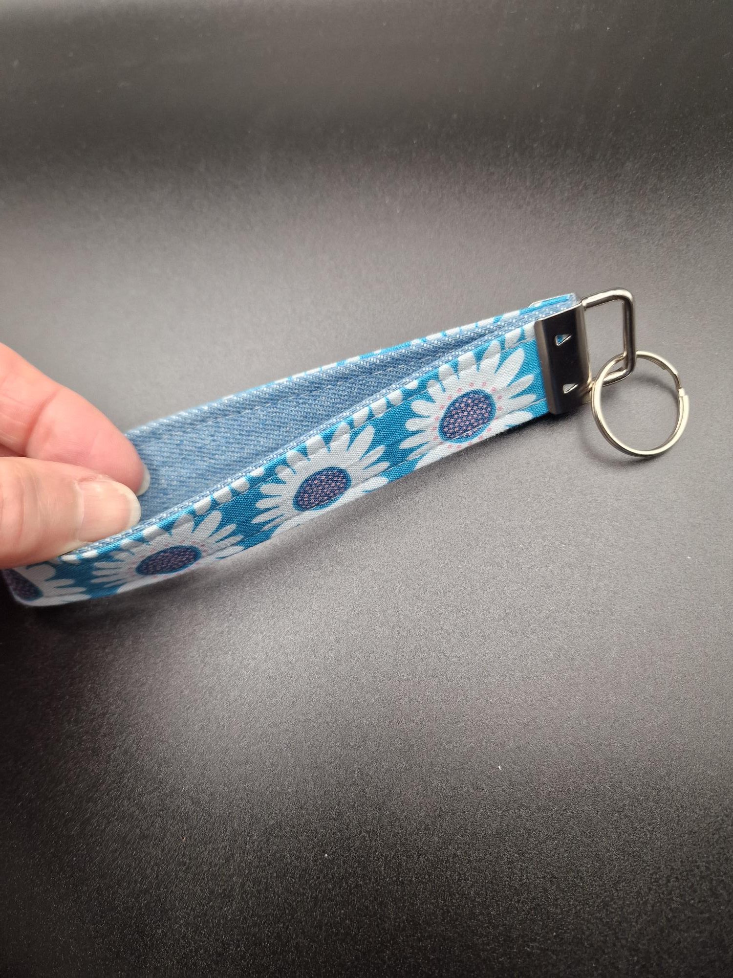 Handmade Daisy Print and Denim Wristlet / Keyring - Image 4