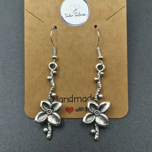 Handmade Antique Silver Daisy Filigree Drop Earrings - Image 4